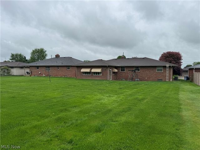 592 W Omar Street, Struthers, OH 44471