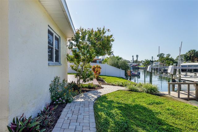 3497 COQUINA KEY DRIVE SE, St Petersburg, FL 33705