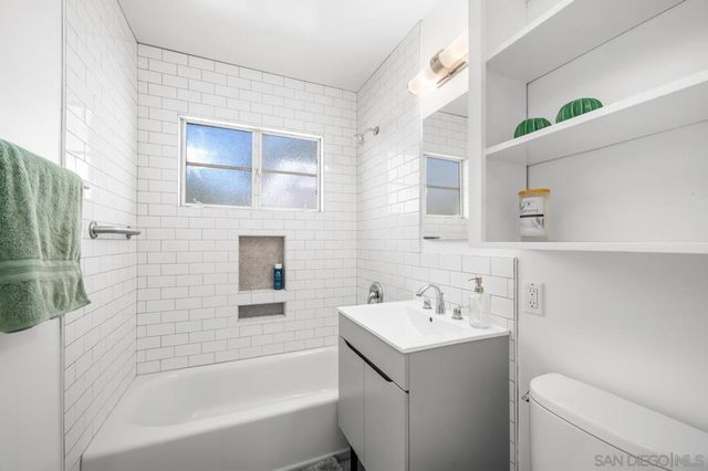 4635 Mataro Dr, San Diego, CA 92115