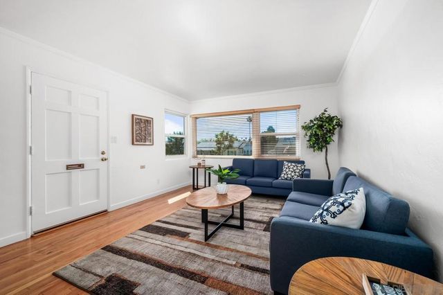 4635 Mataro Dr, San Diego, CA 92115