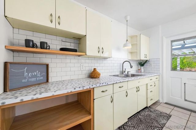 4635 Mataro Dr, San Diego, CA 92115