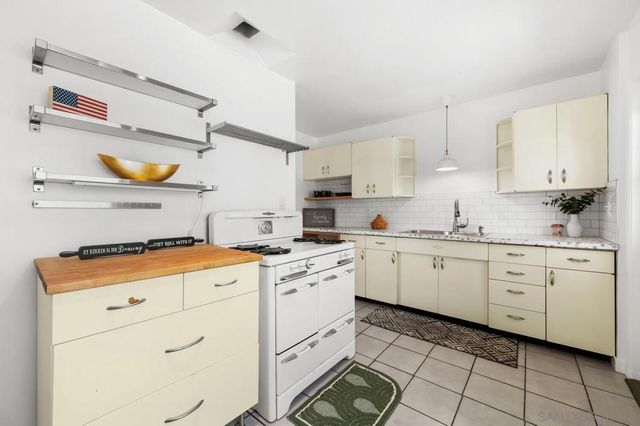 4635 Mataro Dr, San Diego, CA 92115