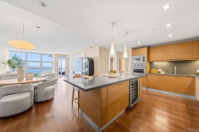 1325 Pacific Highway 1701, San Diego, CA 92101
