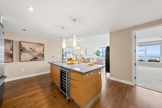 1325 Pacific Highway 1701, San Diego, CA 92101