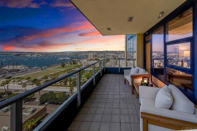 1325 Pacific Highway 1701, San Diego, CA 92101