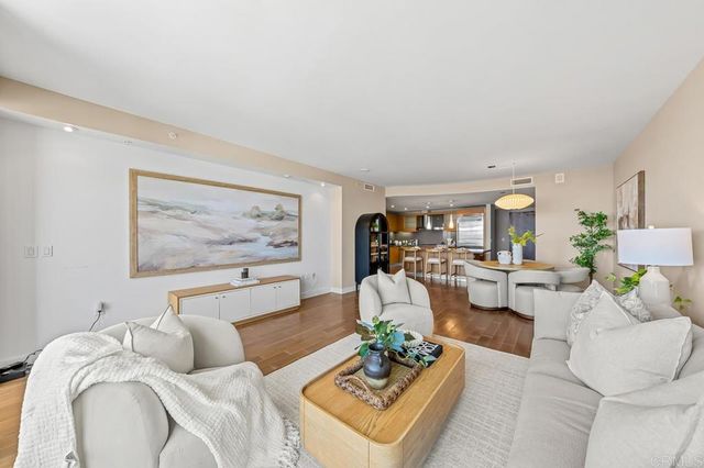 1325 Pacific Highway 1701, San Diego, CA 92101