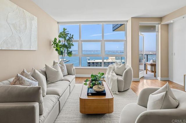 1325 Pacific Highway 1701, San Diego, CA 92101