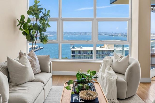 1325 Pacific Highway 1701, San Diego, CA 92101