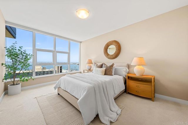 1325 Pacific Highway 1701, San Diego, CA 92101