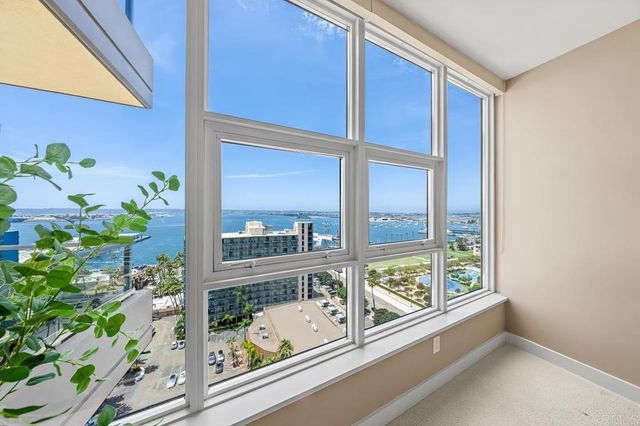 1325 Pacific Highway 1701, San Diego, CA 92101
