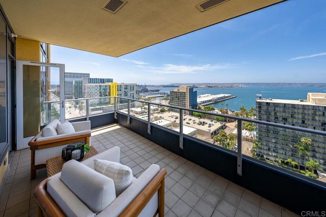 1325 Pacific Highway 1701, San Diego, CA 92101