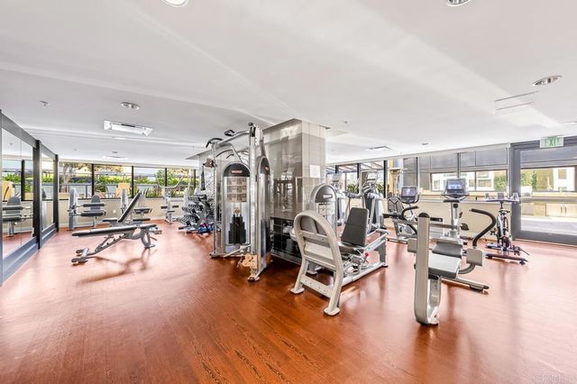 1325 Pacific Highway 1701, San Diego, CA 92101