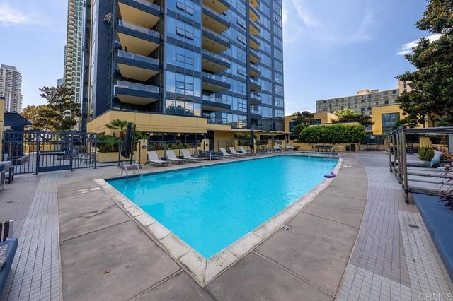1325 Pacific Highway 1701, San Diego, CA 92101