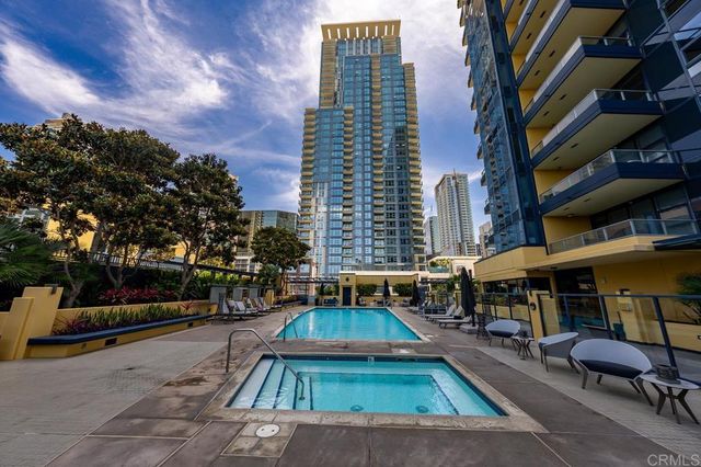 1325 Pacific Highway 1701, San Diego, CA 92101