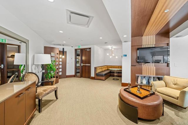 1325 Pacific Highway 1701, San Diego, CA 92101