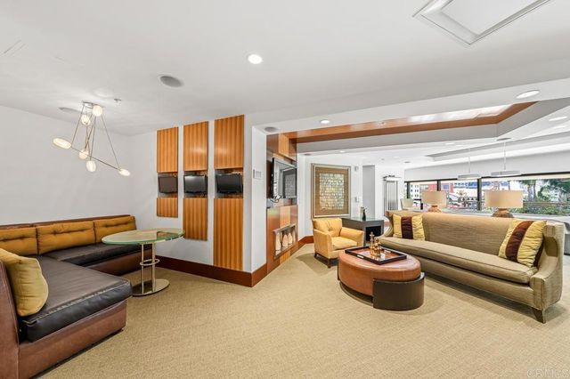 1325 Pacific Highway 1701, San Diego, CA 92101