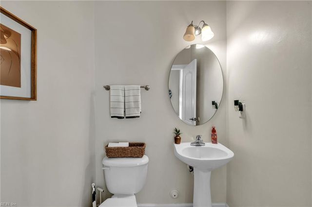 2100 Piedmont RD, Suffolk, VA 23435