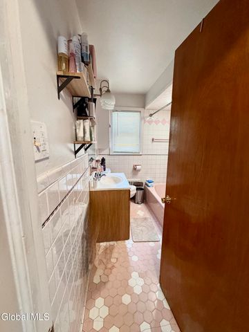 241 Sixteenth Street, Schenectady, NY 12306