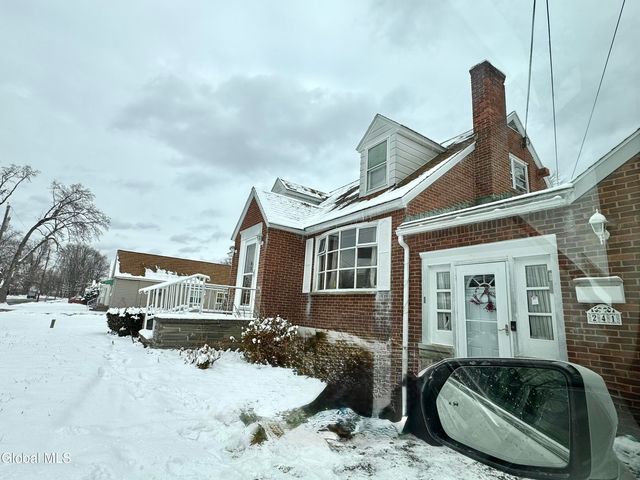 241 Sixteenth Street, Schenectady, NY 12306