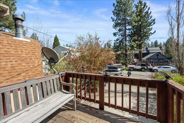 1123 W Aeroplane Boulevard, Big Bear, CA 92314