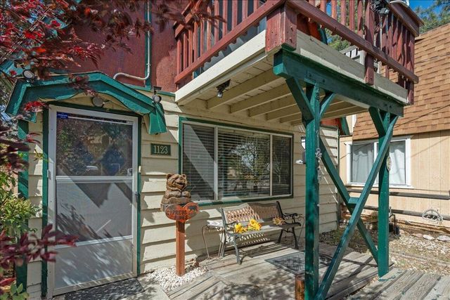 1123 W Aeroplane Boulevard, Big Bear, CA 92314