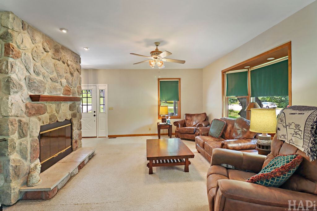 4712 Wildwood Drive, Mchenry, IL 60051 — photo 3