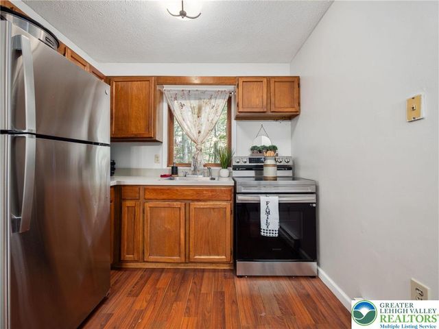 244 Canterbury Road, Lehman Twp, PA 18324