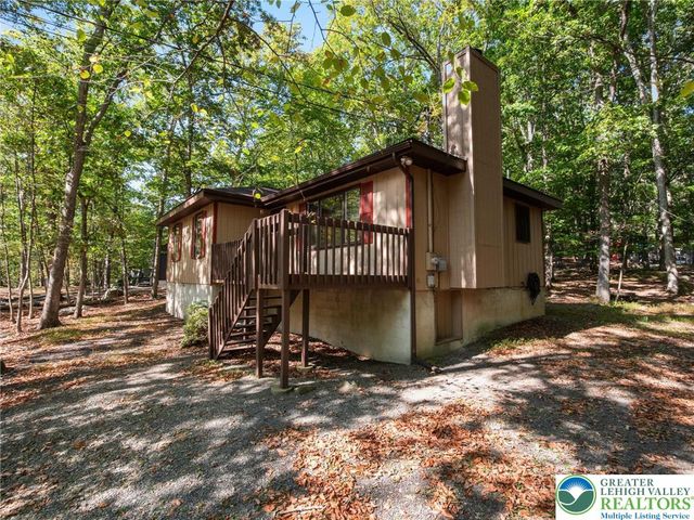 244 Canterbury Road, Lehman Twp, PA 18324