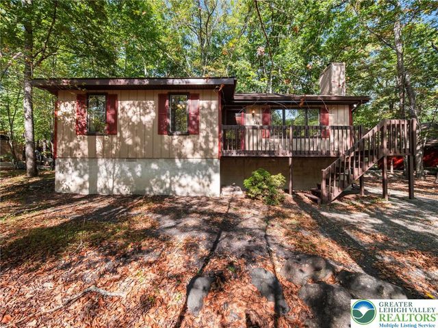 244 Canterbury Road, Lehman Twp, PA 18324