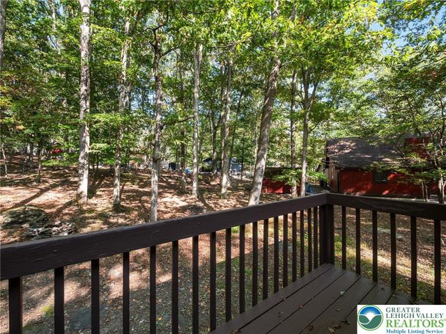 244 Canterbury Road, Lehman Twp, PA 18324