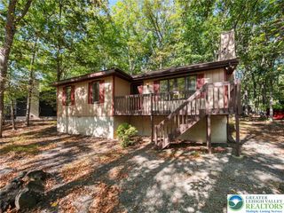 244 Canterbury Road, Lehman Twp, PA 18324