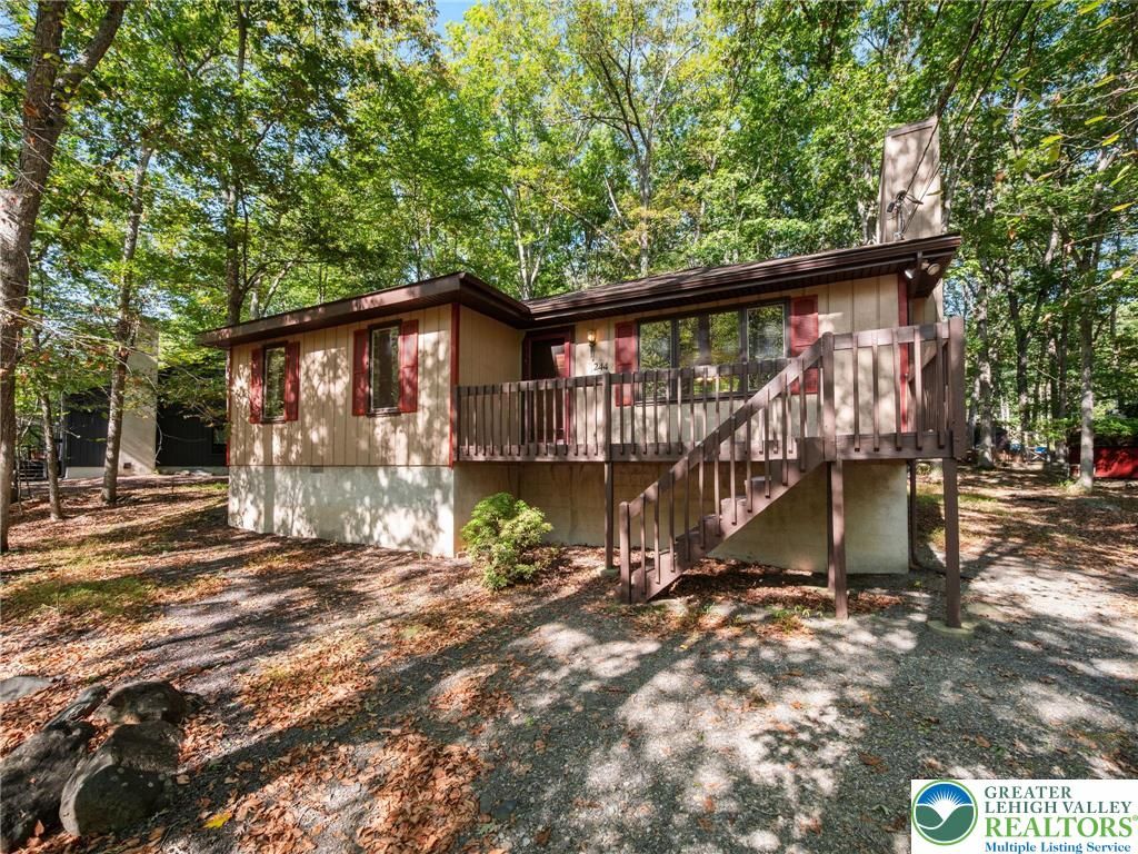 244 Canterbury Road, Lehman Twp, PA 18324