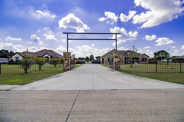 328 Meadow Lane, Red Oak, TX 75154