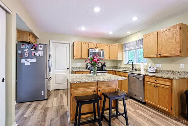 6510 Waverly Park, Hamilton Twp, OH 45152