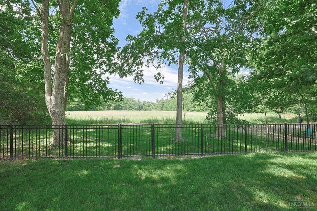 6510 Waverly Park, Hamilton Twp, OH 45152