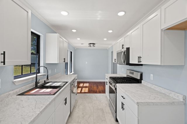 210 W TEXAS AVE, Columbia, MO 65202