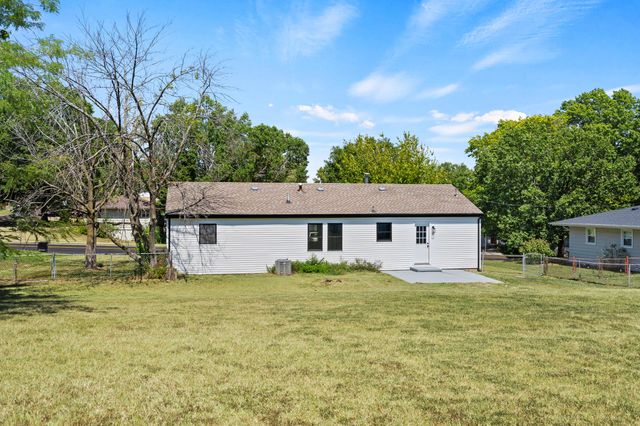 210 W TEXAS AVE, Columbia, MO 65202