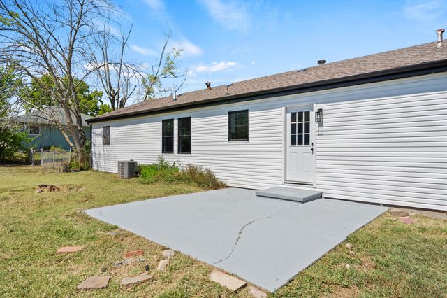 210 W TEXAS AVE, Columbia, MO 65202