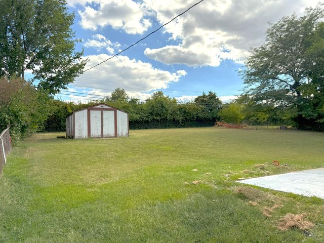 210 W TEXAS AVE, Columbia, MO 65202