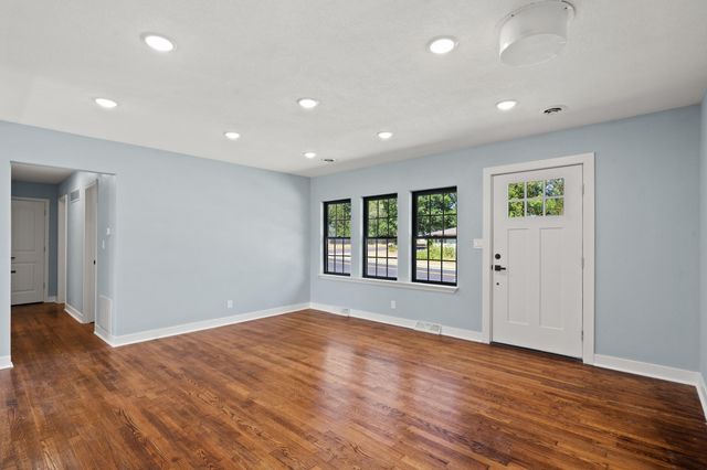 210 W TEXAS AVE, Columbia, MO 65202