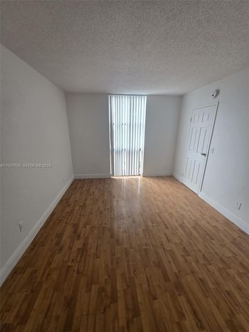 13499 Biscayne Blvd 709, North Miami, FL 33181