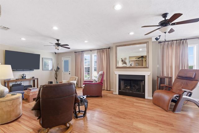 36455 Joe Loggins Road, Hempstead, TX 77445
