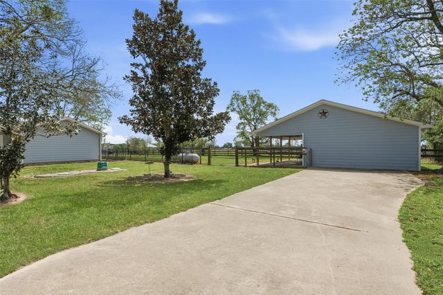 36455 Joe Loggins Road, Hempstead, TX 77445