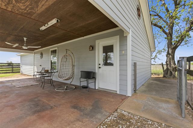 36455 Joe Loggins Road, Hempstead, TX 77445