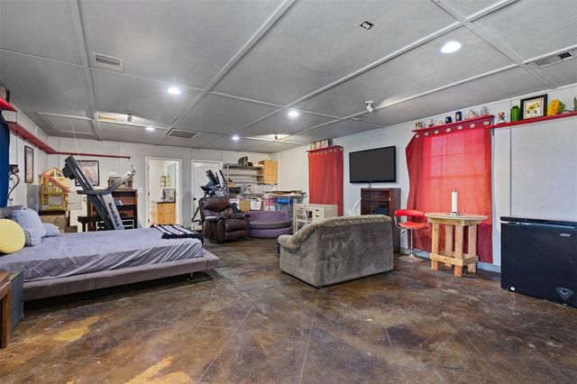 36455 Joe Loggins Road, Hempstead, TX 77445