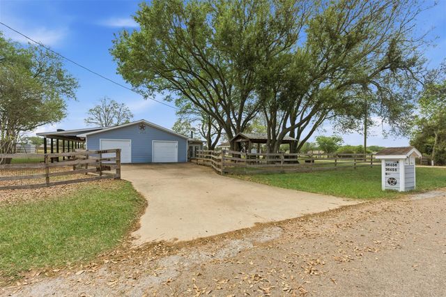 36455 Joe Loggins Road, Hempstead, TX 77445