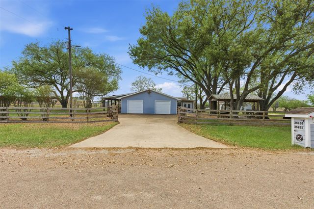 36455 Joe Loggins Road, Hempstead, TX 77445