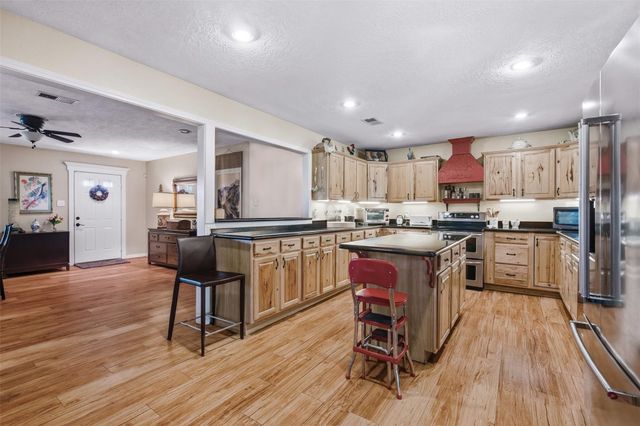 36455 Joe Loggins Road, Hempstead, TX 77445