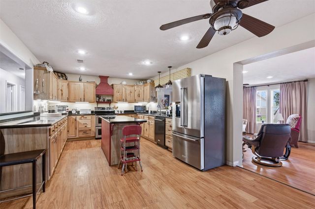 36455 Joe Loggins Road, Hempstead, TX 77445