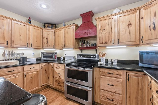 36455 Joe Loggins Road, Hempstead, TX 77445